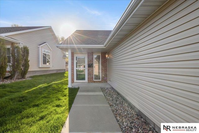 1827 N 175th Court, Omaha, NE 68118