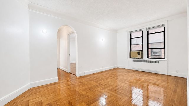 3505 Parsons Blvd Apt 1J, New York City, NY 11354