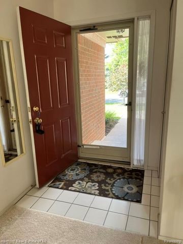 2176 Maplehurst Drive, Commerce Charter Township, MI 48390