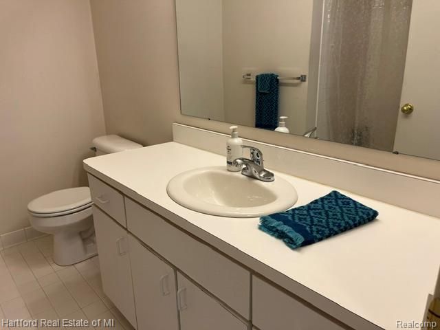 2176 Maplehurst Drive, Commerce Charter Township, MI 48390
