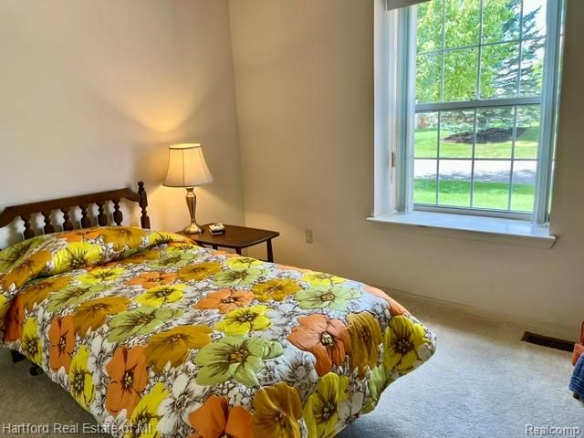 2176 Maplehurst Drive, Commerce Charter Township, MI 48390