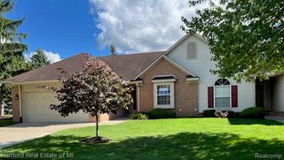 2176 Maplehurst Drive, Commerce Charter Township, MI 48390