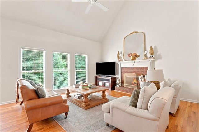 982 BridgeMill Avenue, Canton, GA 30114