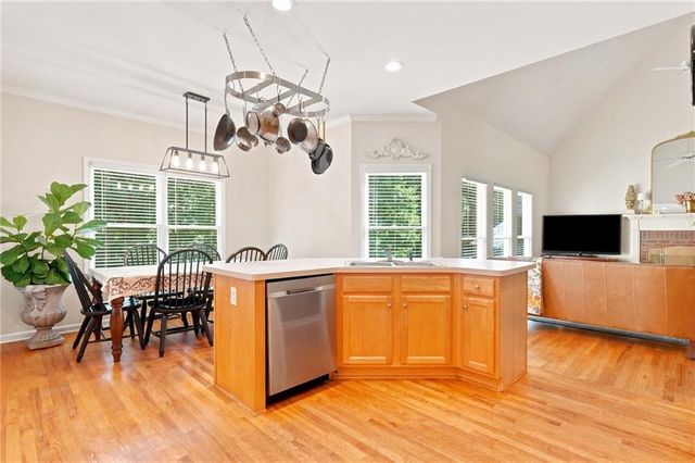 982 BridgeMill Avenue, Canton, GA 30114
