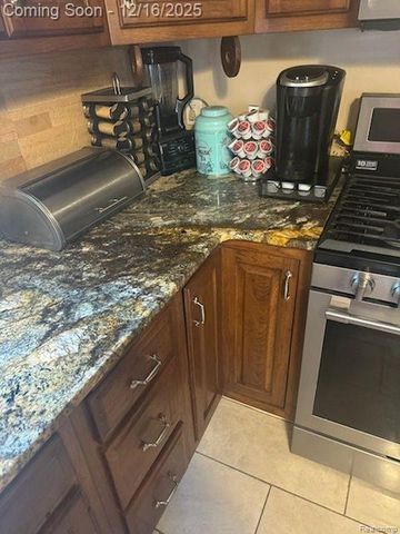 24816 Cushing Avenue, Eastpointe, MI 48021