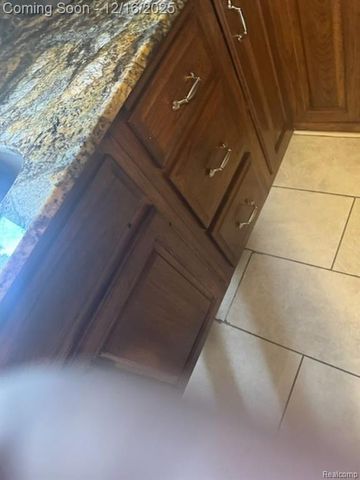 24816 Cushing Avenue, Eastpointe, MI 48021