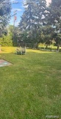 24816 Cushing Avenue, Eastpointe, MI 48021