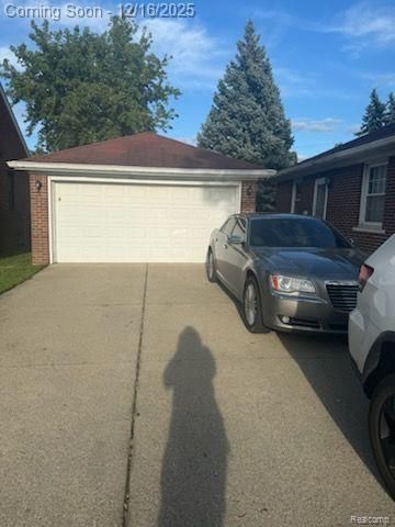 24816 Cushing Avenue, Eastpointe, MI 48021