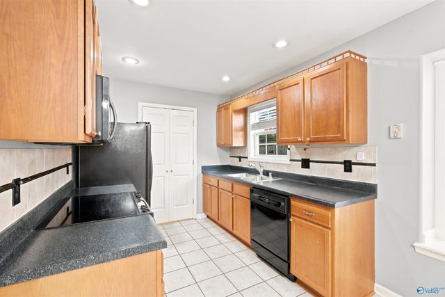 2524 Clovis Road SW, Huntsville, AL 35803