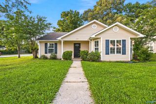 2524 Clovis Road SW, Huntsville, AL 35803