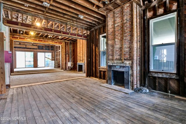 708 Market Street, Wilmington, NC 28401