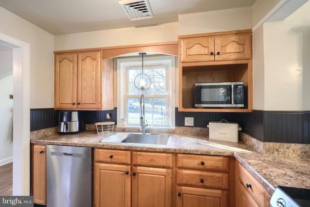 831 RATHTON RD, York, PA 17403