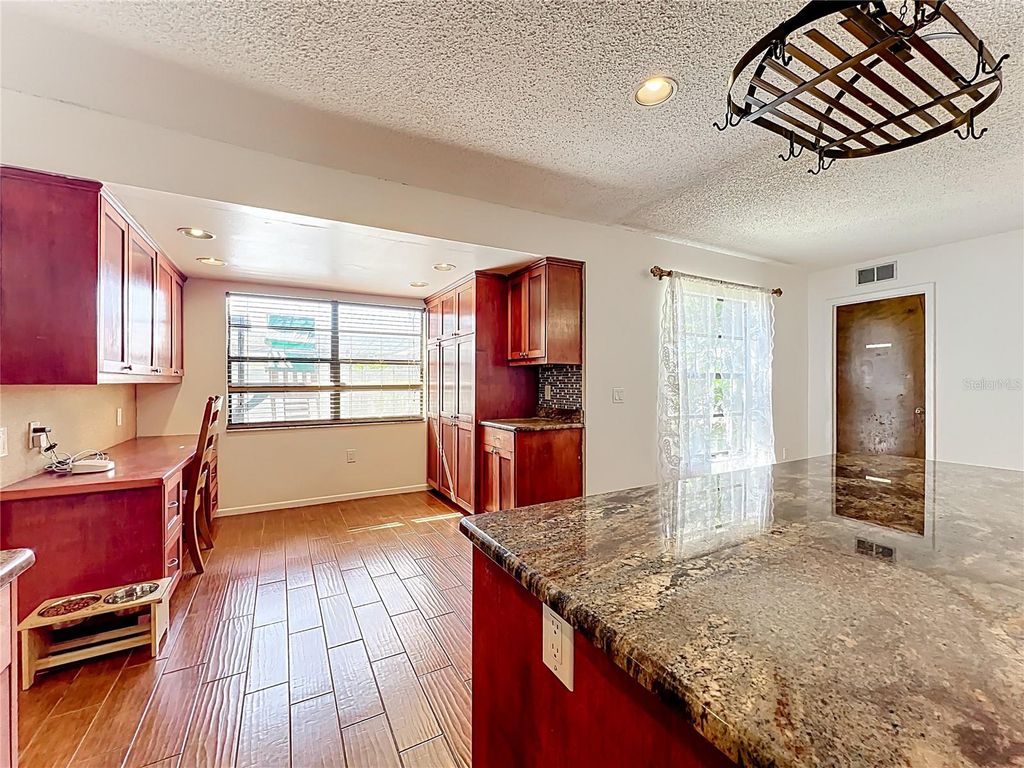 Image 13 of property listing at 11180 113TH AVENUE, Largo, FL 33778