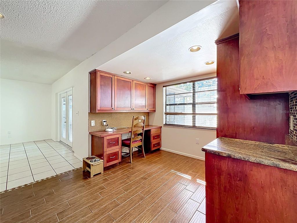 Image 14 of property listing at 11180 113TH AVENUE, Largo, FL 33778