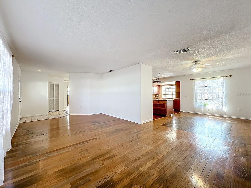 Image 18 of property listing at 11180 113TH AVENUE, Largo, FL 33778