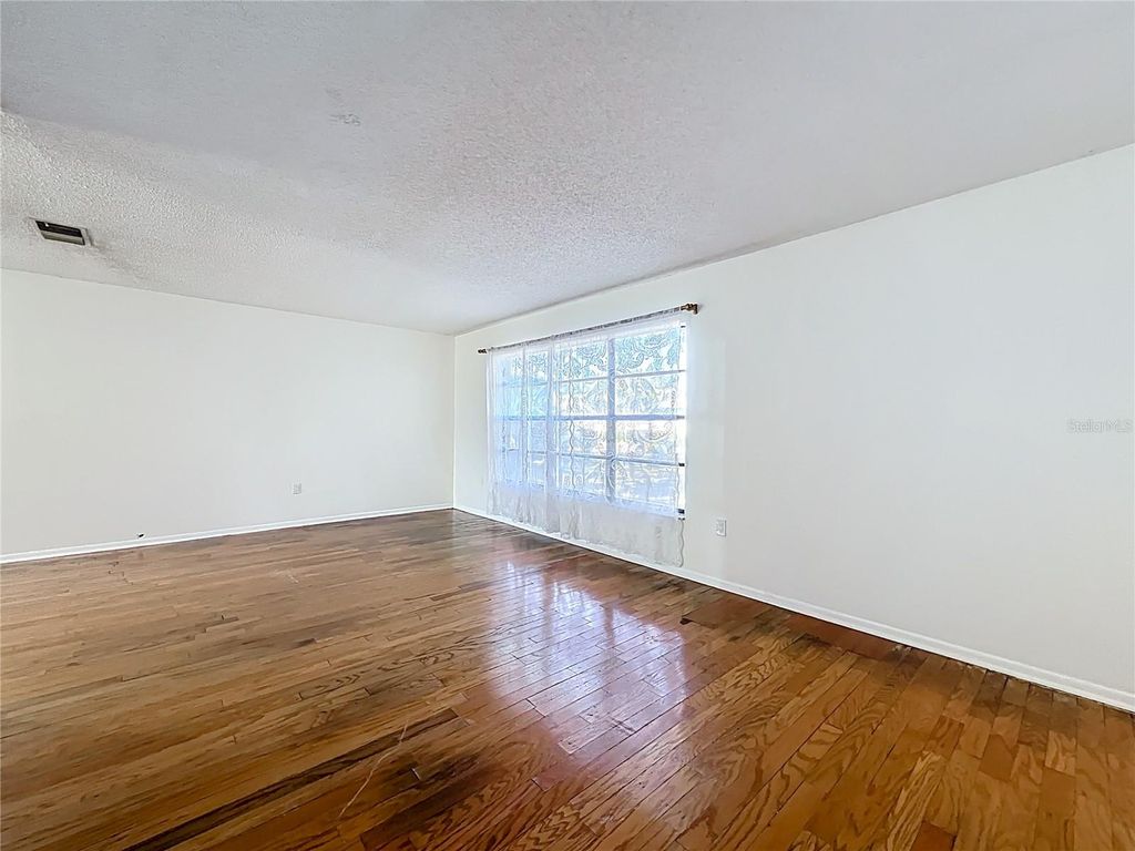 Image 19 of property listing at 11180 113TH AVENUE, Largo, FL 33778