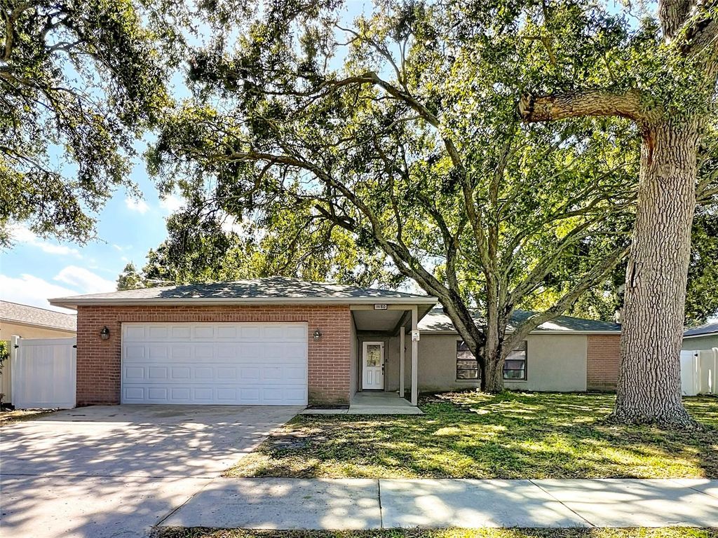 Image 4 of property listing at 11180 113TH AVENUE, Largo, FL 33778