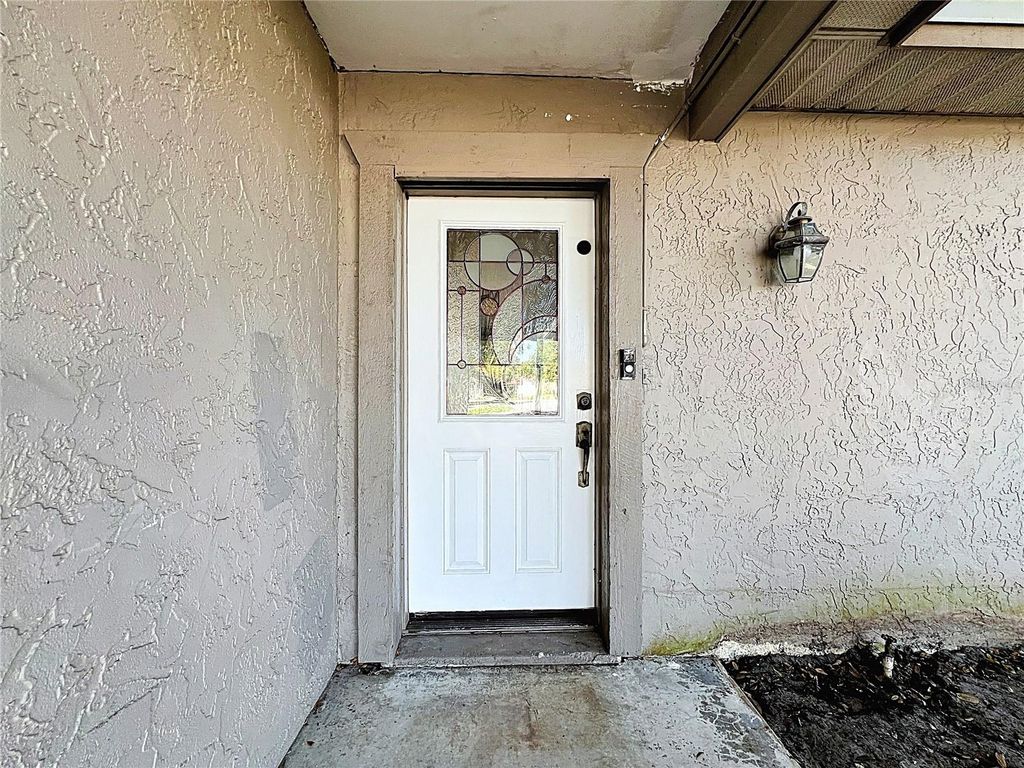 Image 5 of property listing at 11180 113TH AVENUE, Largo, FL 33778