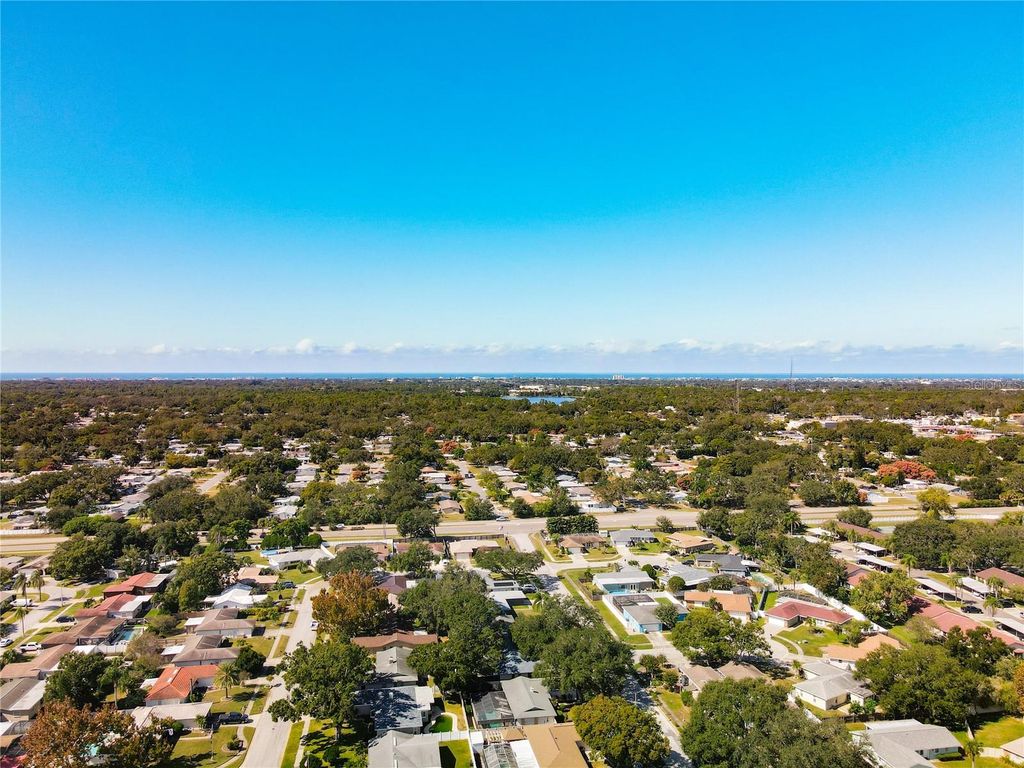 Image 44 of property listing at 11180 113TH AVENUE, Largo, FL 33778