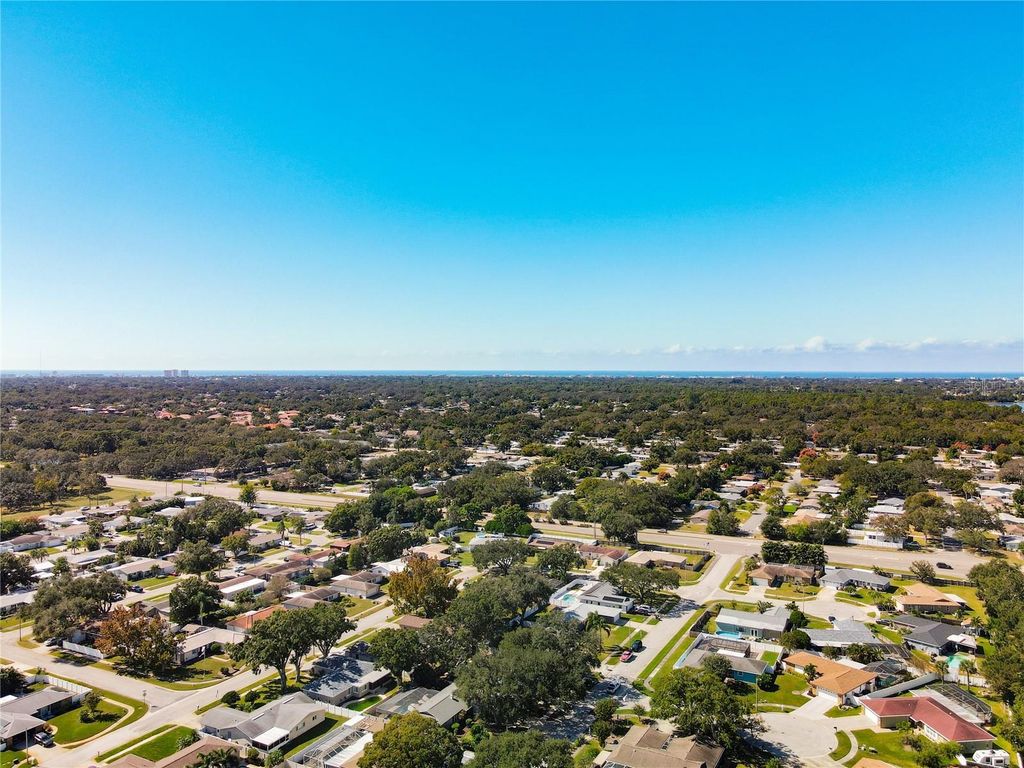 Image 47 of property listing at 11180 113TH AVENUE, Largo, FL 33778