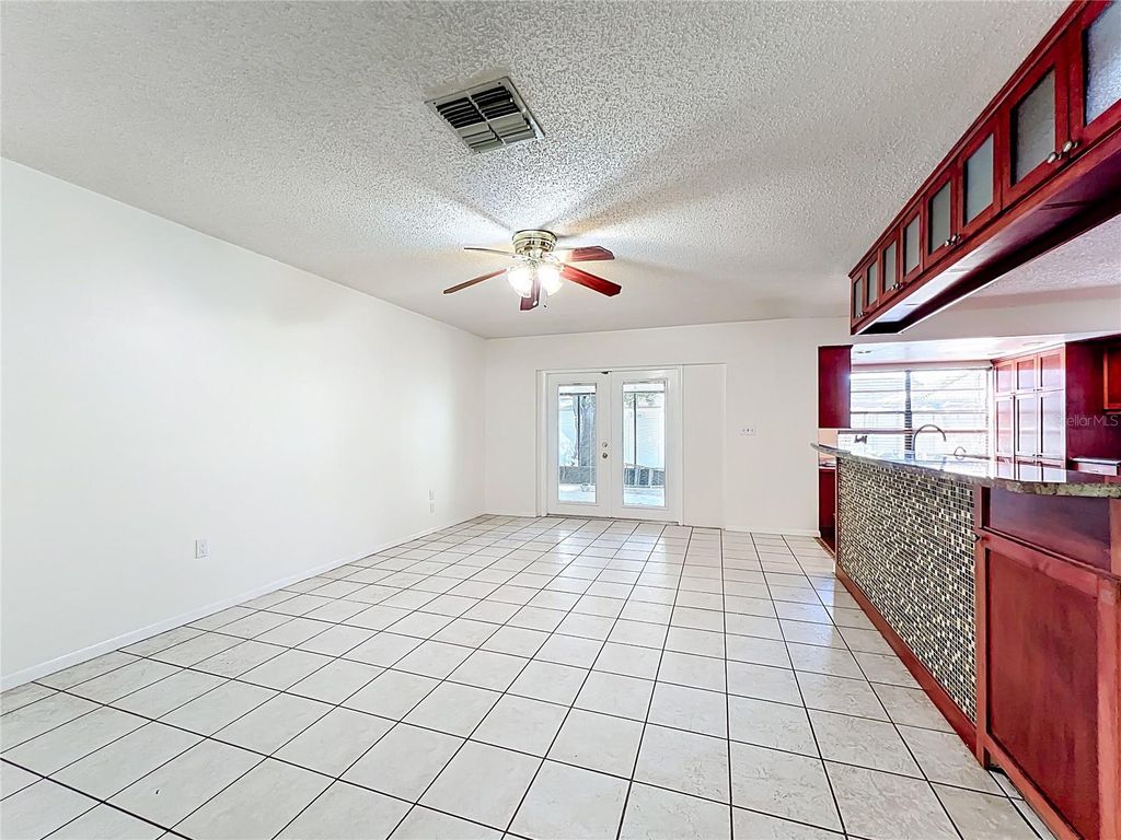 Image 6 of property listing at 11180 113TH AVENUE, Largo, FL 33778