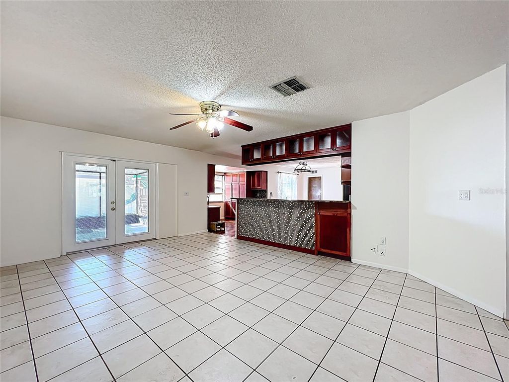 Image 7 of property listing at 11180 113TH AVENUE, Largo, FL 33778