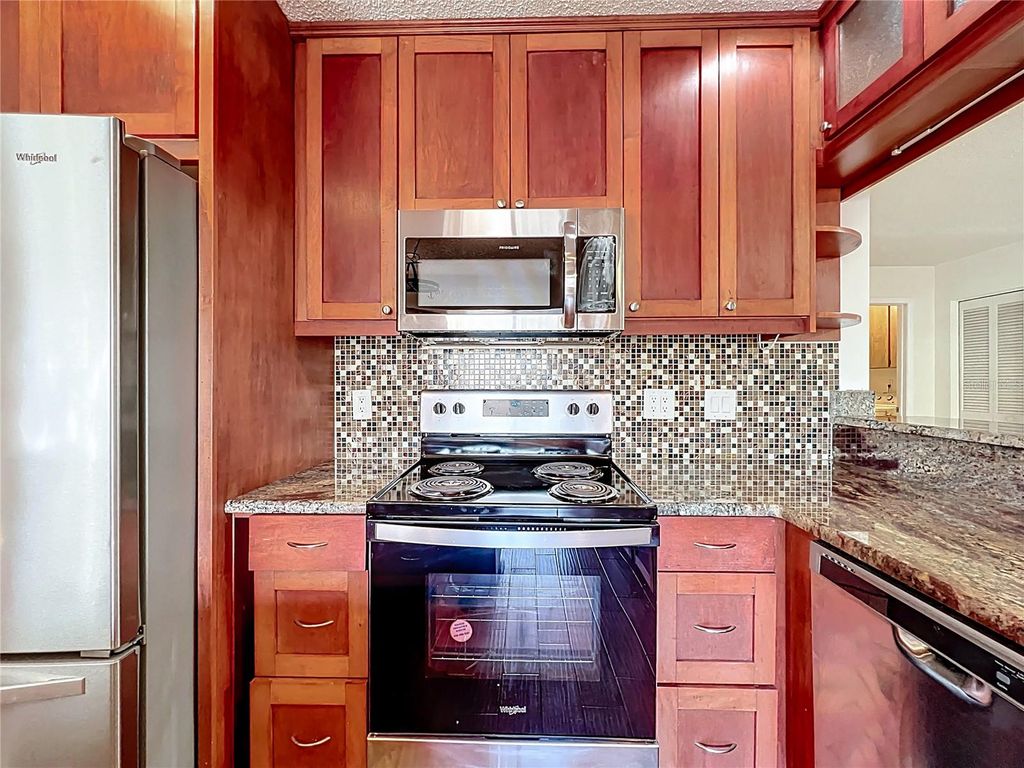 Image 10 of property listing at 11180 113TH AVENUE, Largo, FL 33778