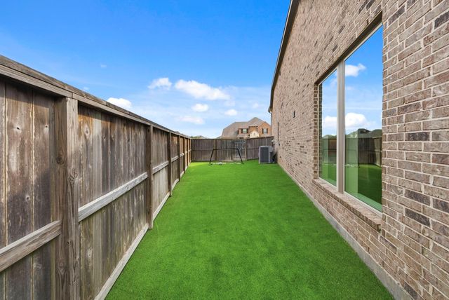 11215 Whitecap Bay Circle, Cypress, TX 77433