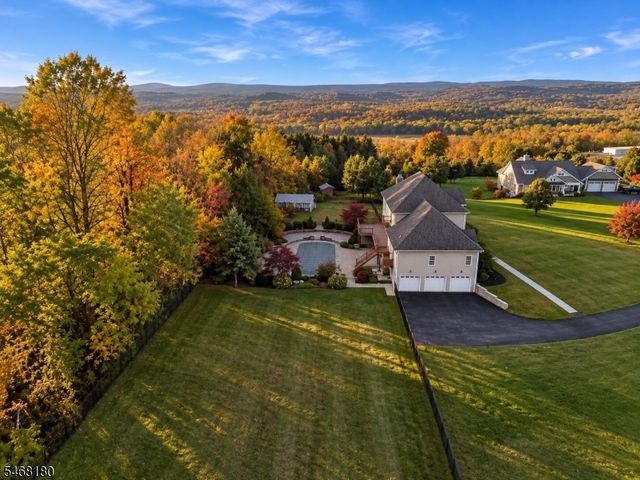 9 Dagmar Dale Dr, Vernon Twp., NJ 07461