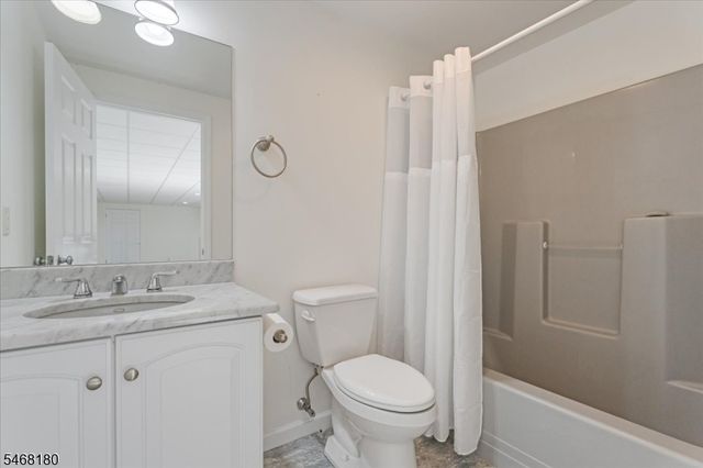 9 Dagmar Dale Dr, Vernon Twp., NJ 07461