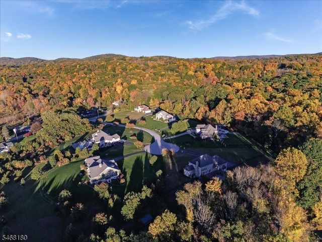 9 Dagmar Dale Dr, Vernon Twp., NJ 07461