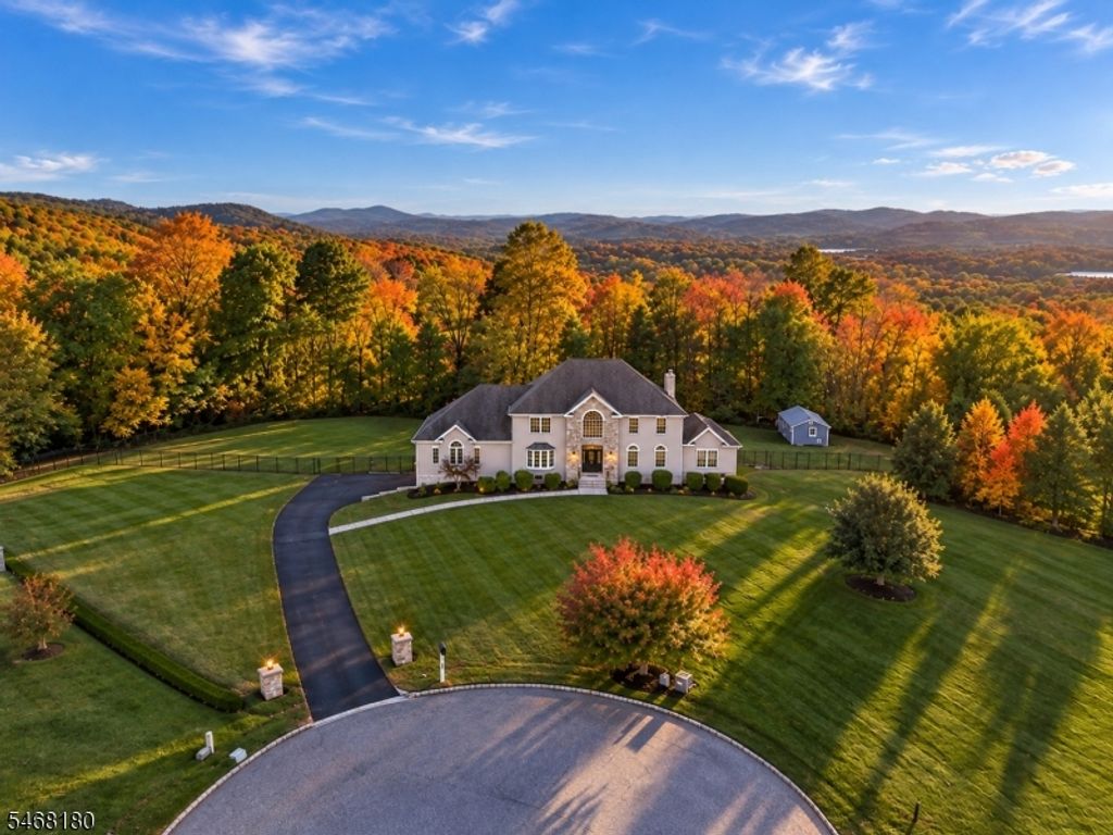 9 Dagmar Dale Dr, Vernon Twp., NJ 07461 — exterior