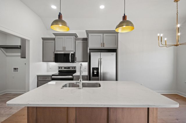 212 Central Park Court, Athens, TX 75751