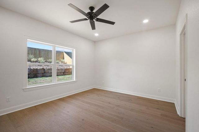 212 Central Park Court, Athens, TX 75751