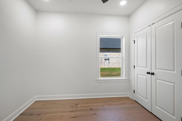 212 Central Park Court, Athens, TX 75751