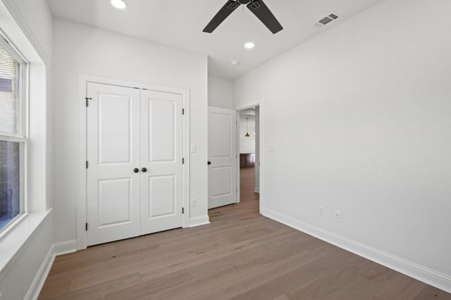 212 Central Park Court, Athens, TX 75751