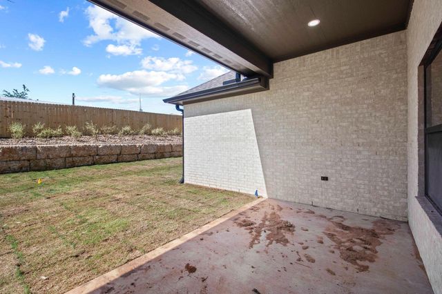 212 Central Park Court, Athens, TX 75751