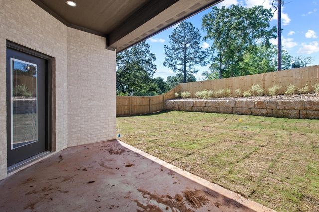 212 Central Park Court, Athens, TX 75751
