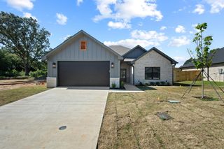 212 Central Park Court, Athens, TX 75751