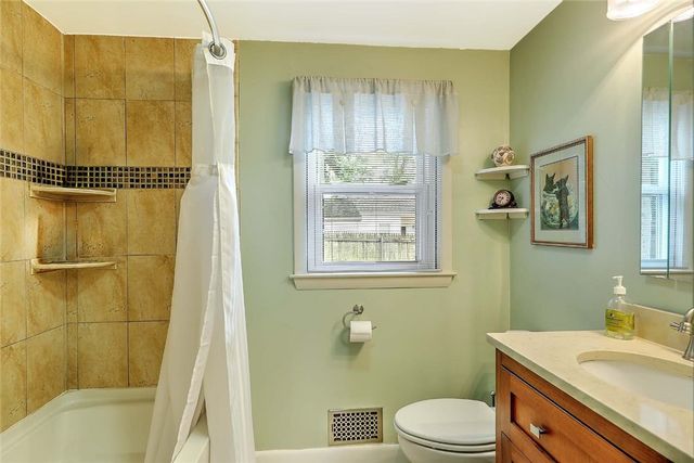 8 Halsey Street, North Providence, RI 02911