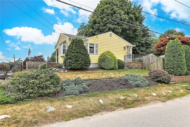 8 Halsey Street, North Providence, RI 02911