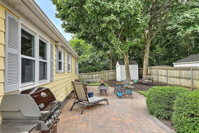 8 Halsey Street, North Providence, RI 02911