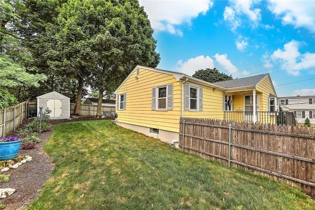 8 Halsey Street, North Providence, RI 02911