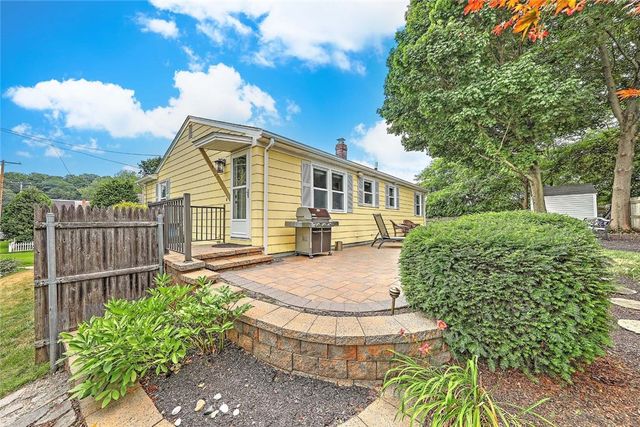 8 Halsey Street, North Providence, RI 02911
