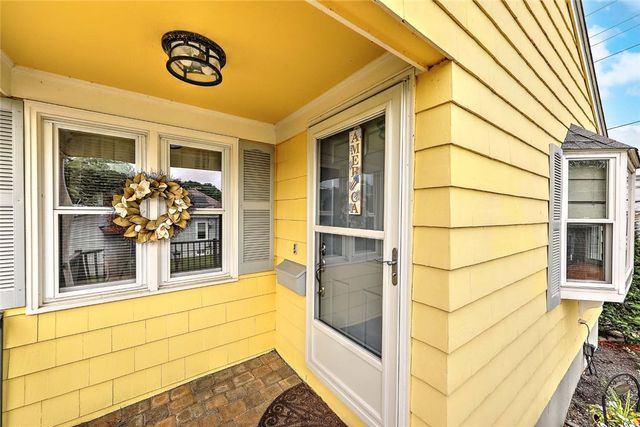 8 Halsey Street, North Providence, RI 02911