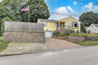 8 Halsey Street, North Providence, RI 02911