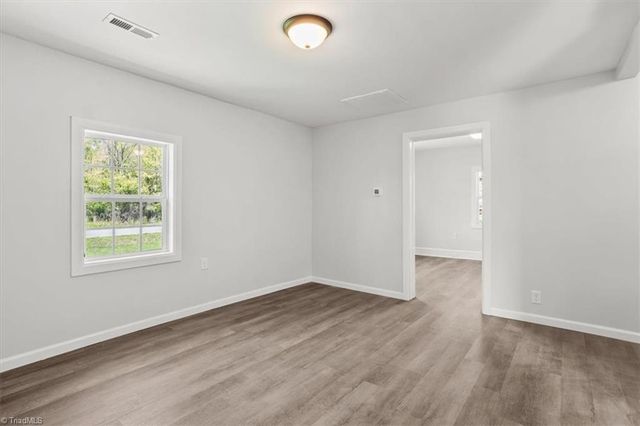 536 Cascade Avenue, Eden, NC 27288