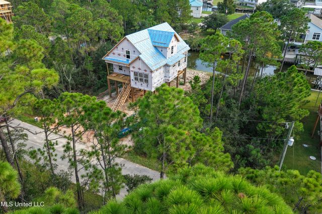 410 Orange Street, Pass Christian, MS 39571