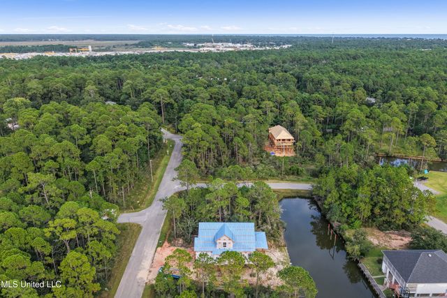 410 Orange Street, Pass Christian, MS 39571