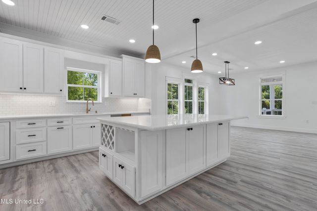 410 Orange Street, Pass Christian, MS 39571